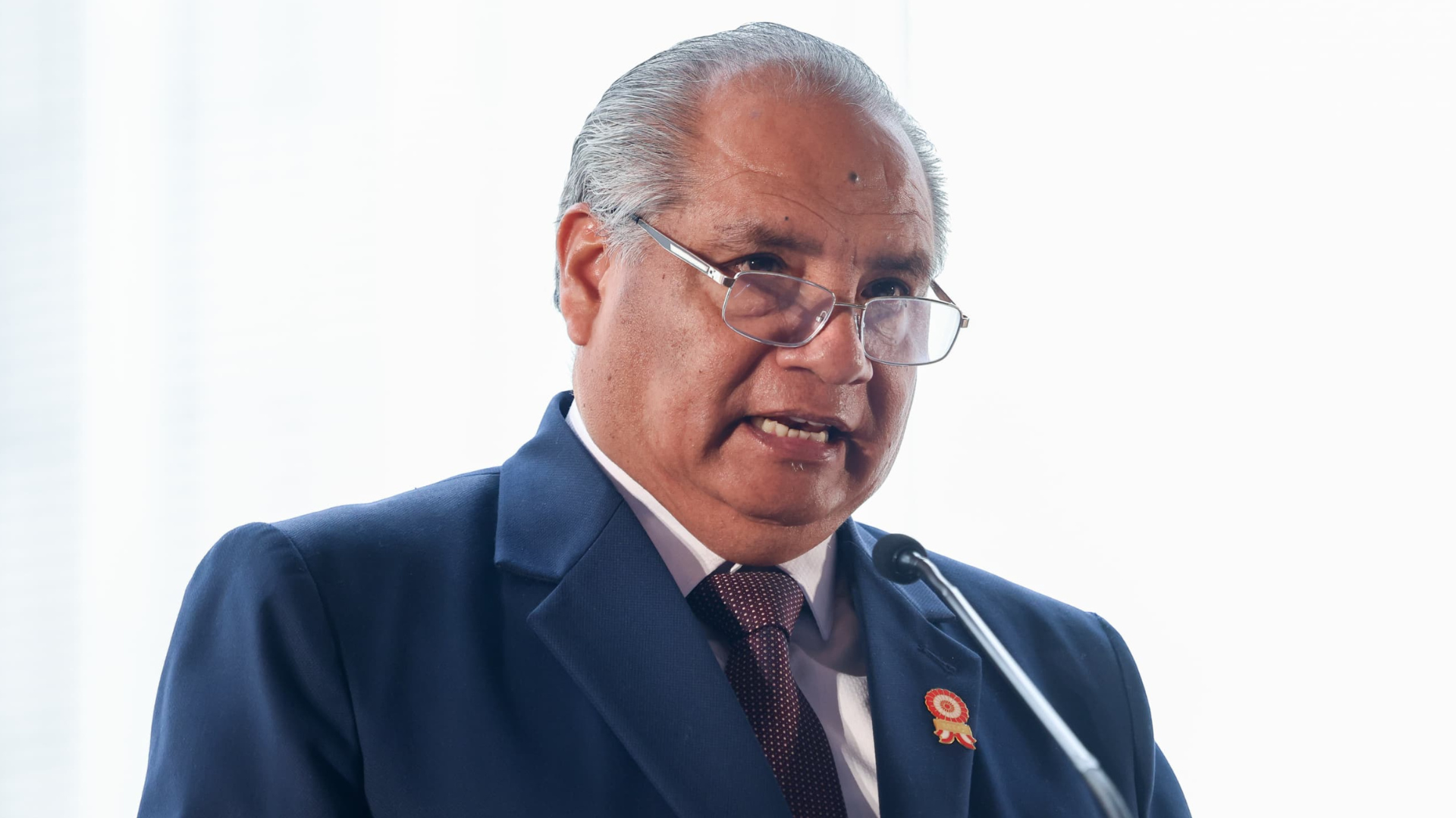 César Sandoval